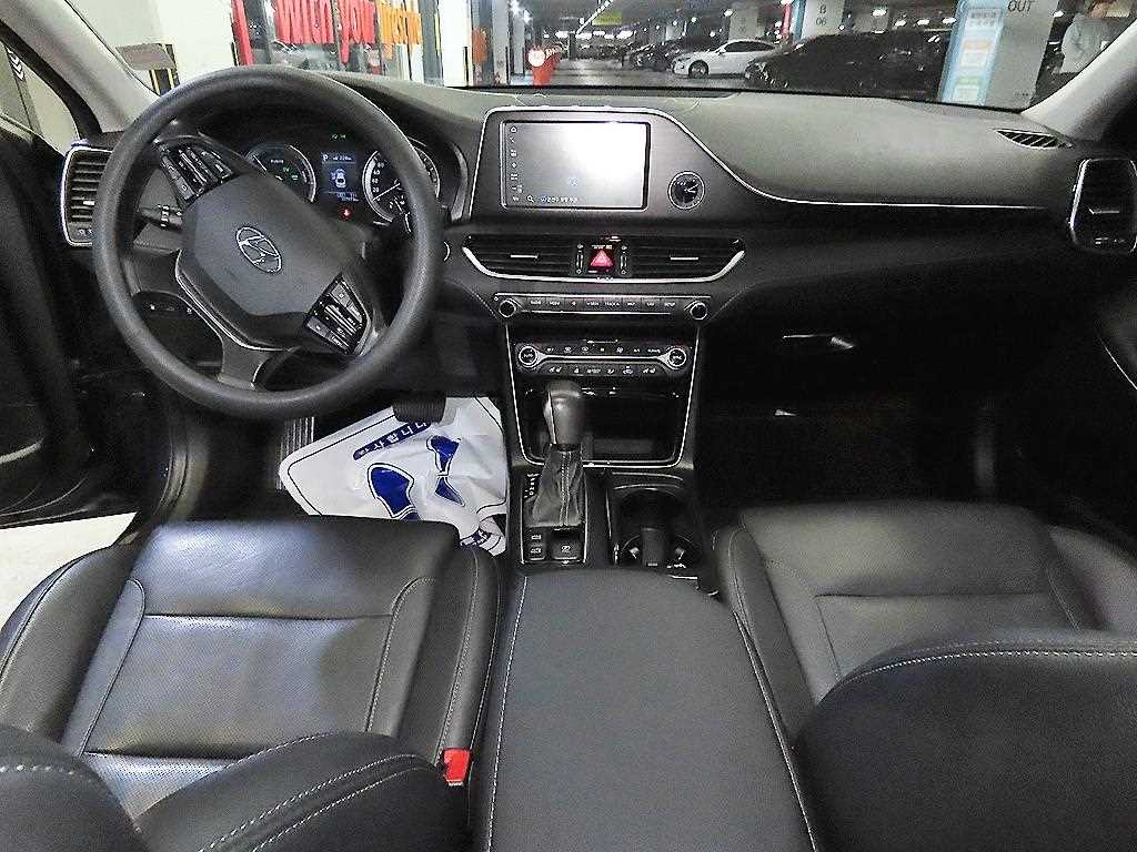 HYUNDAI Grandeur - Vista 10