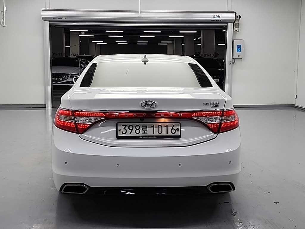 HYUNDAI Grandeur - Vista 3