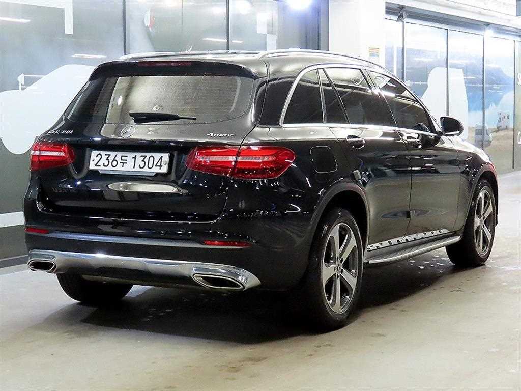 Mercedes Benz GLC Class - Vista 4