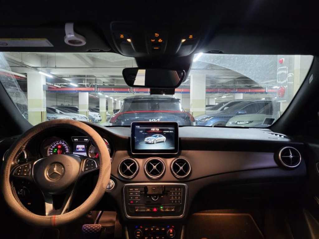 Mercedes Benz CLA Class - Vista 8