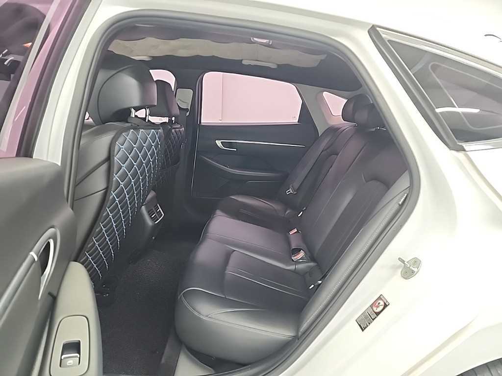 HYUNDAI Sonata - Vista 12