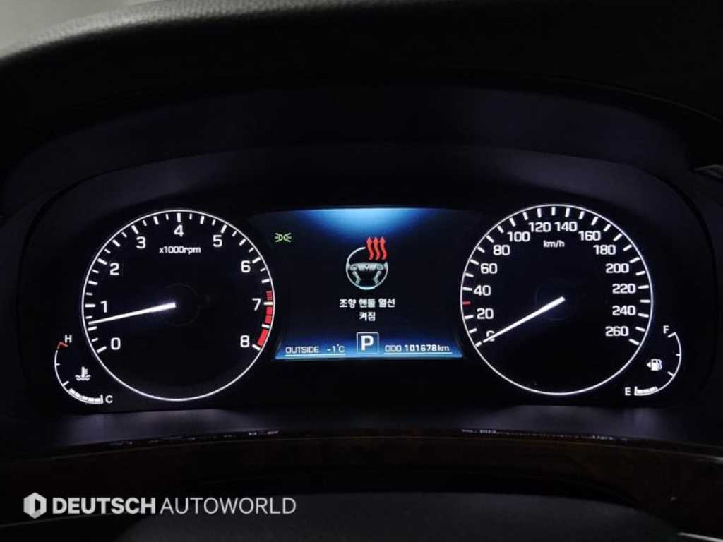 HYUNDAI Equus - Vista 8