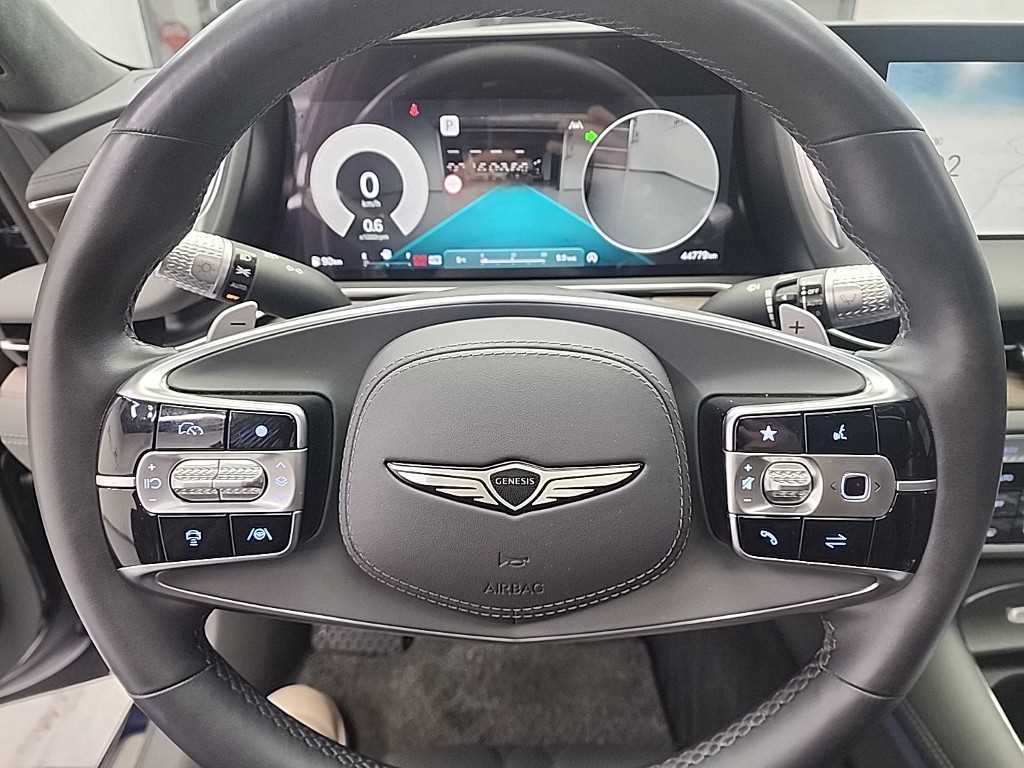 Genesis G90 - Vista 10