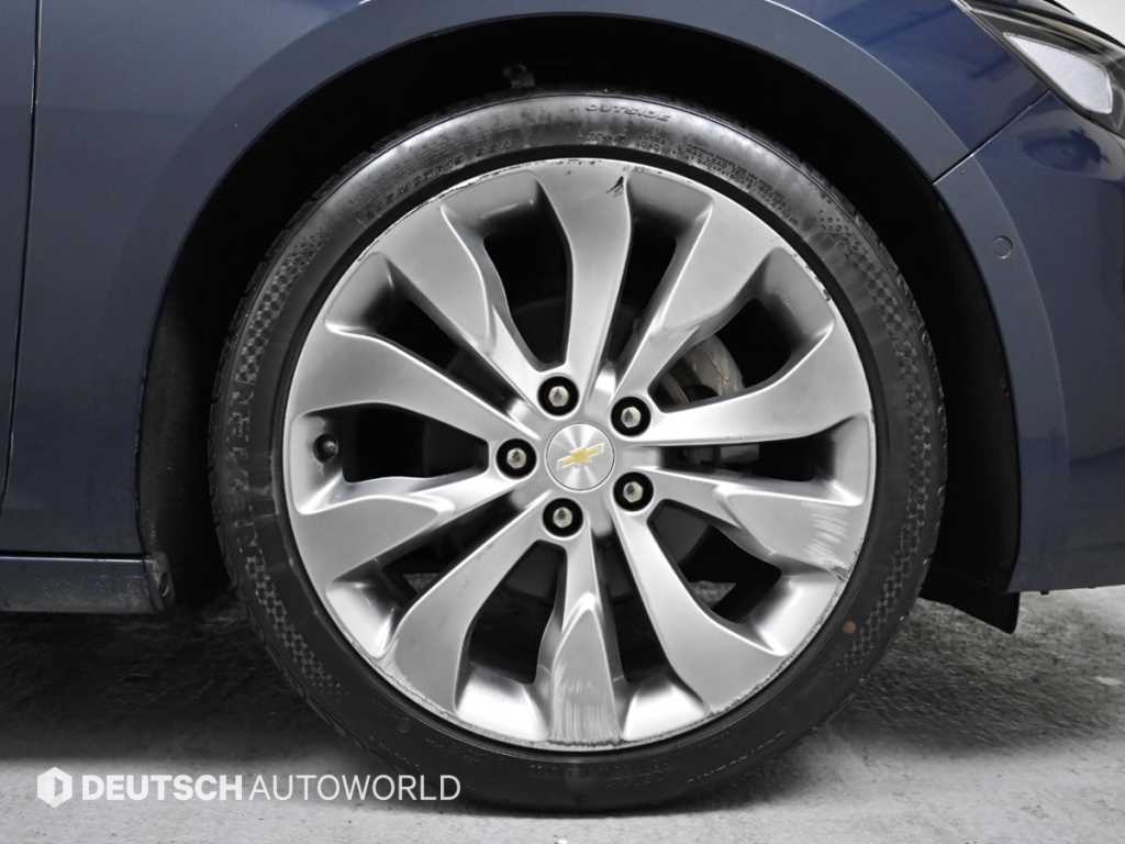 Chevrolet Malibu - Vista 5