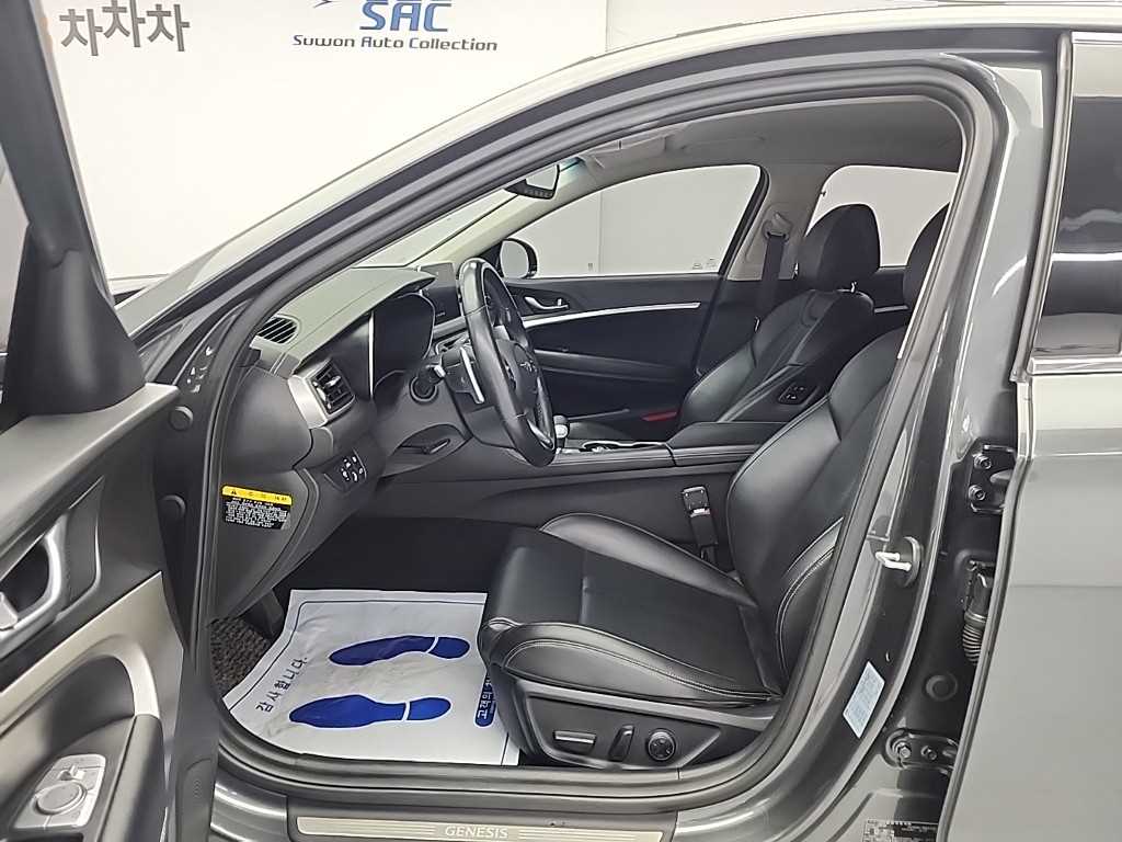 Genesis G70 - Vista 11