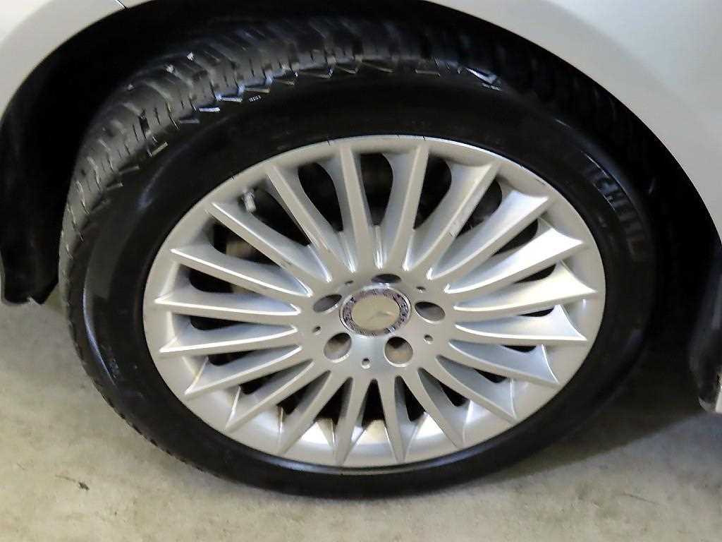 Mercedes Benz E class 2014 Plateado - Importación desde Corea - HF Imports Iquique - Foto 20