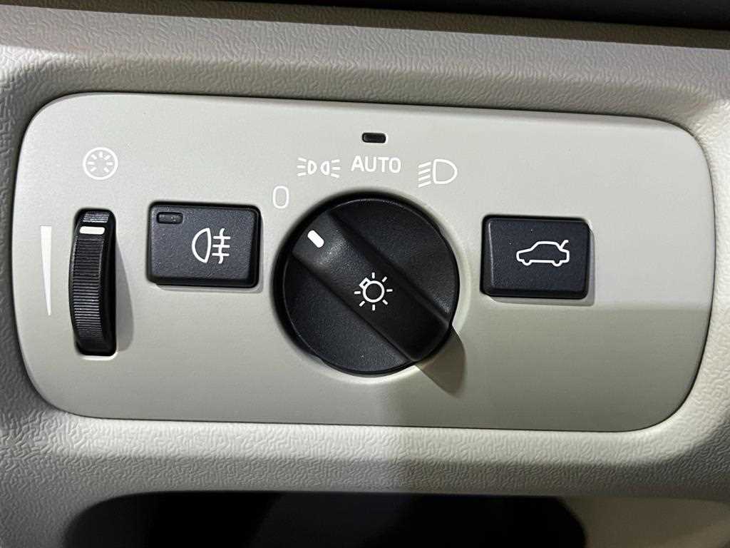 Volvo V40 2016 Azul - Importación desde Corea - HF Imports Iquique - Foto 14