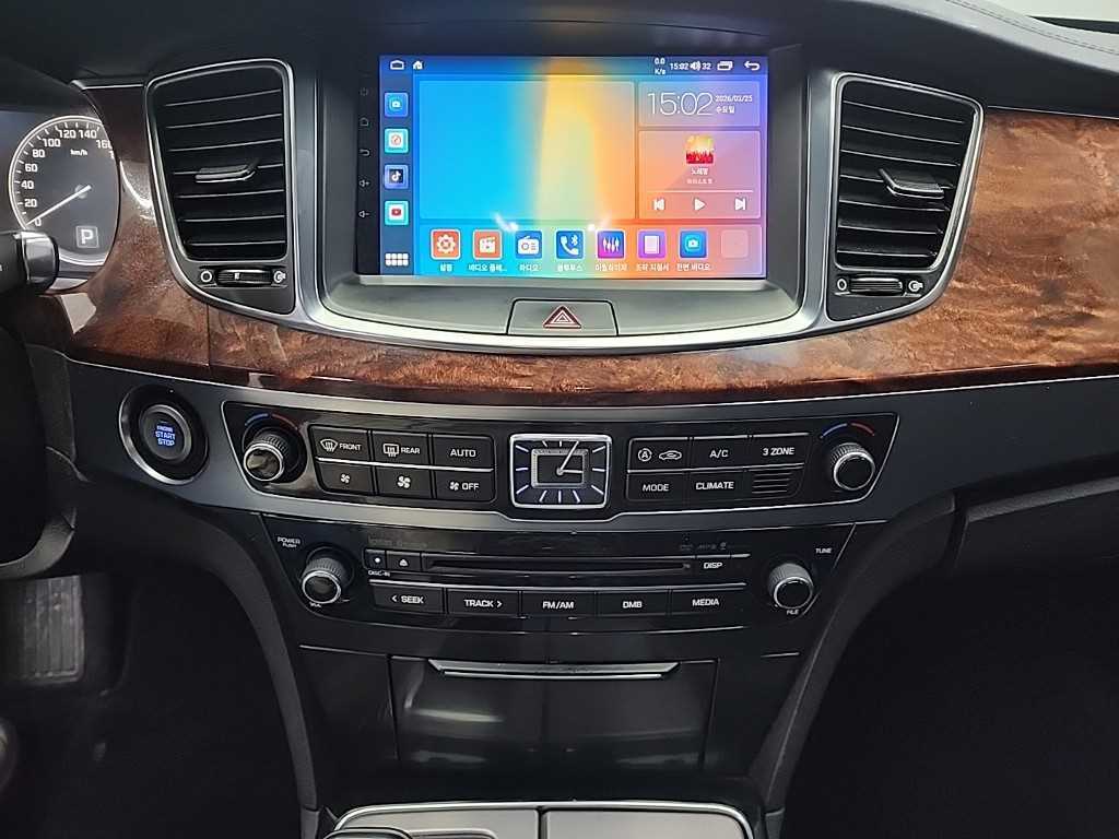 HYUNDAI Equus - Vista 10