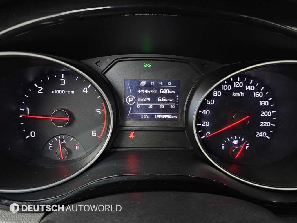 KIA Carnival - Vista 8