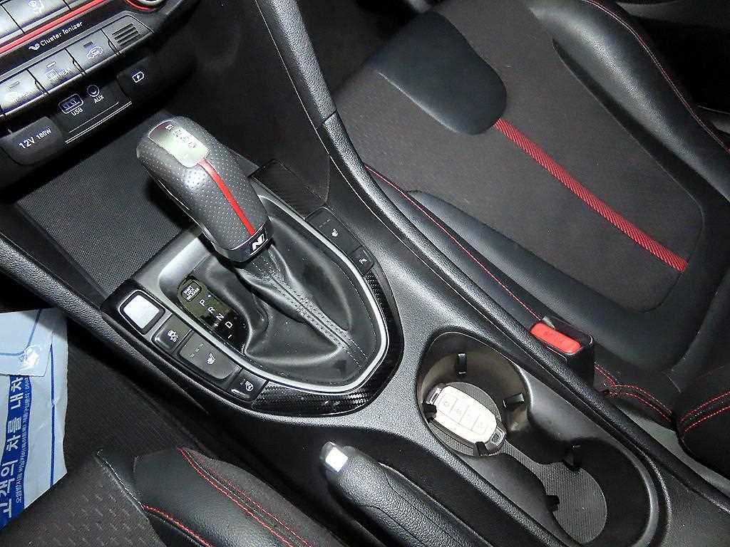 HYUNDAI Veloster - Vista 12