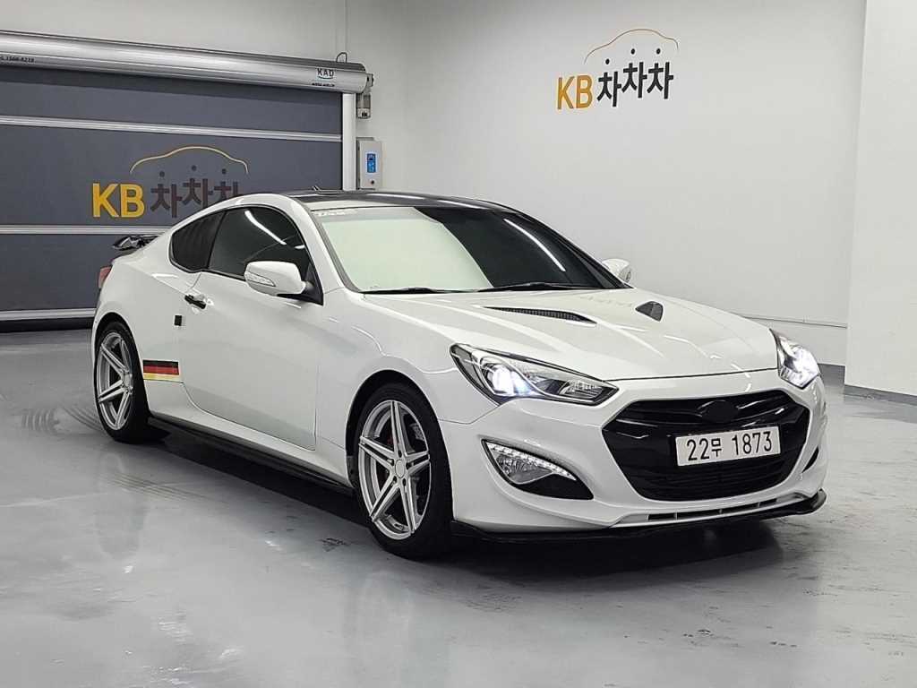 HYUNDAI Genesis - Vista 4