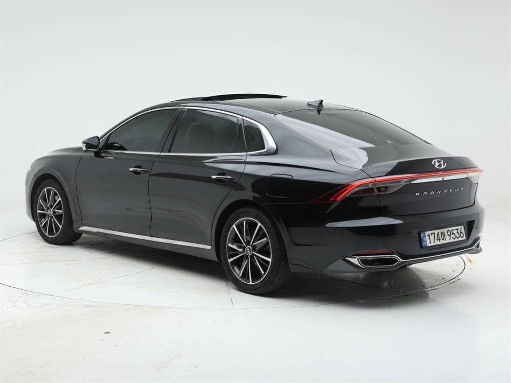 HYUNDAI Grandeur - Vista 4