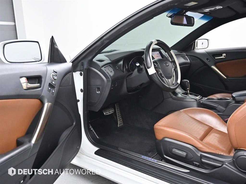 HYUNDAI Genesis - Vista 11