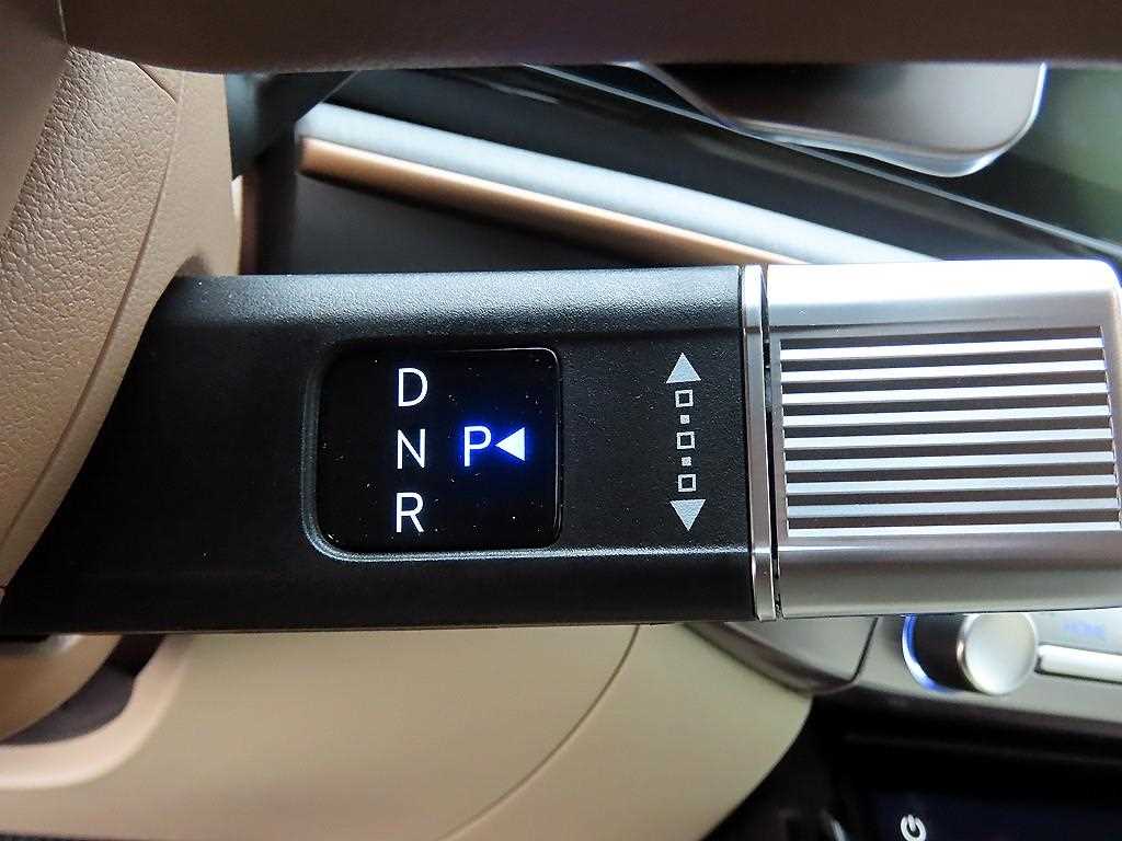 HYUNDAI Grandeur - Vista 11