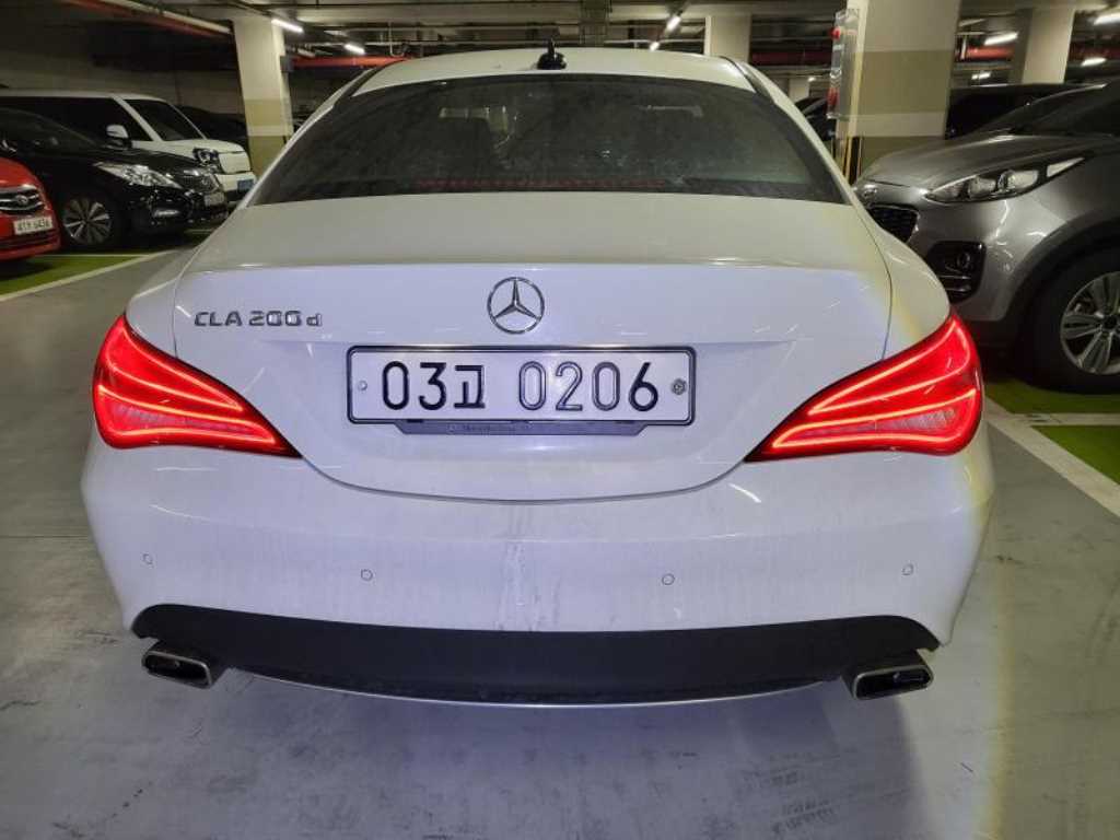 Mercedes Benz CLA Class - Vista 3