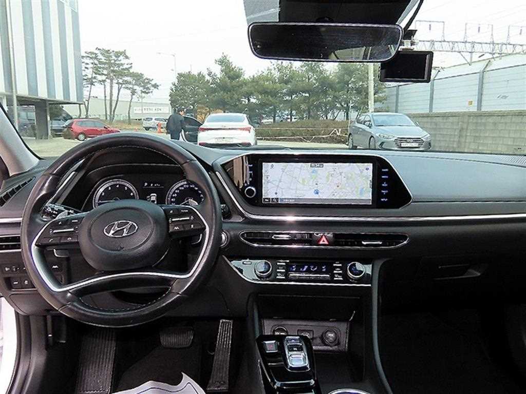 HYUNDAI Sonata - Vista 7