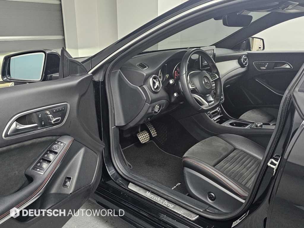Mercedes Benz CLA Class - Vista 11