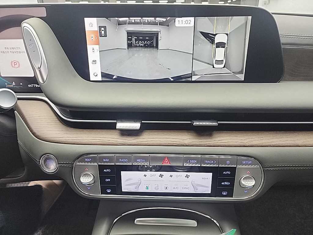 Genesis G90 - Vista 11