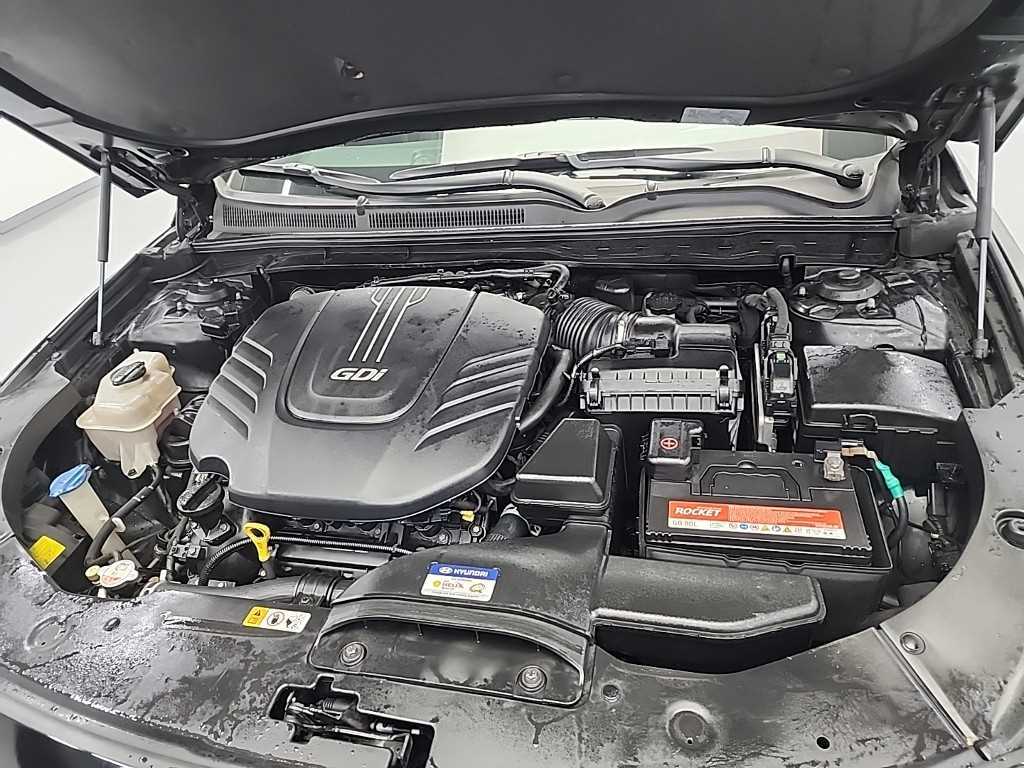 HYUNDAI Aslan - Vista 5