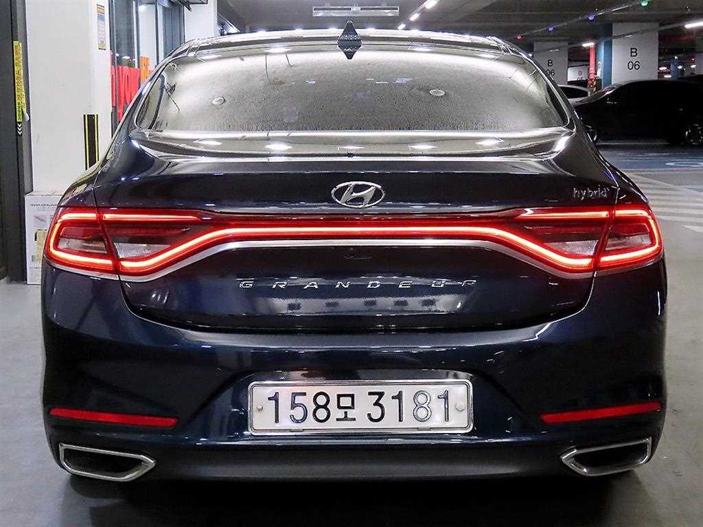 HYUNDAI Grandeur - Vista 5