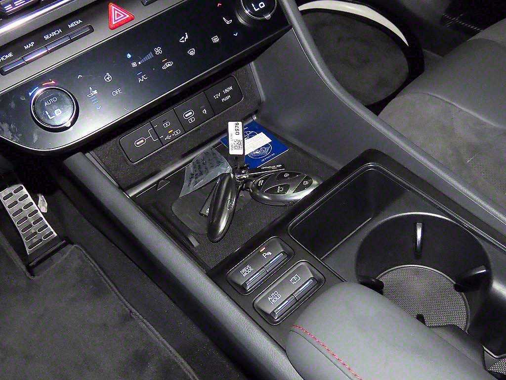 HYUNDAI Sonata - Vista 12