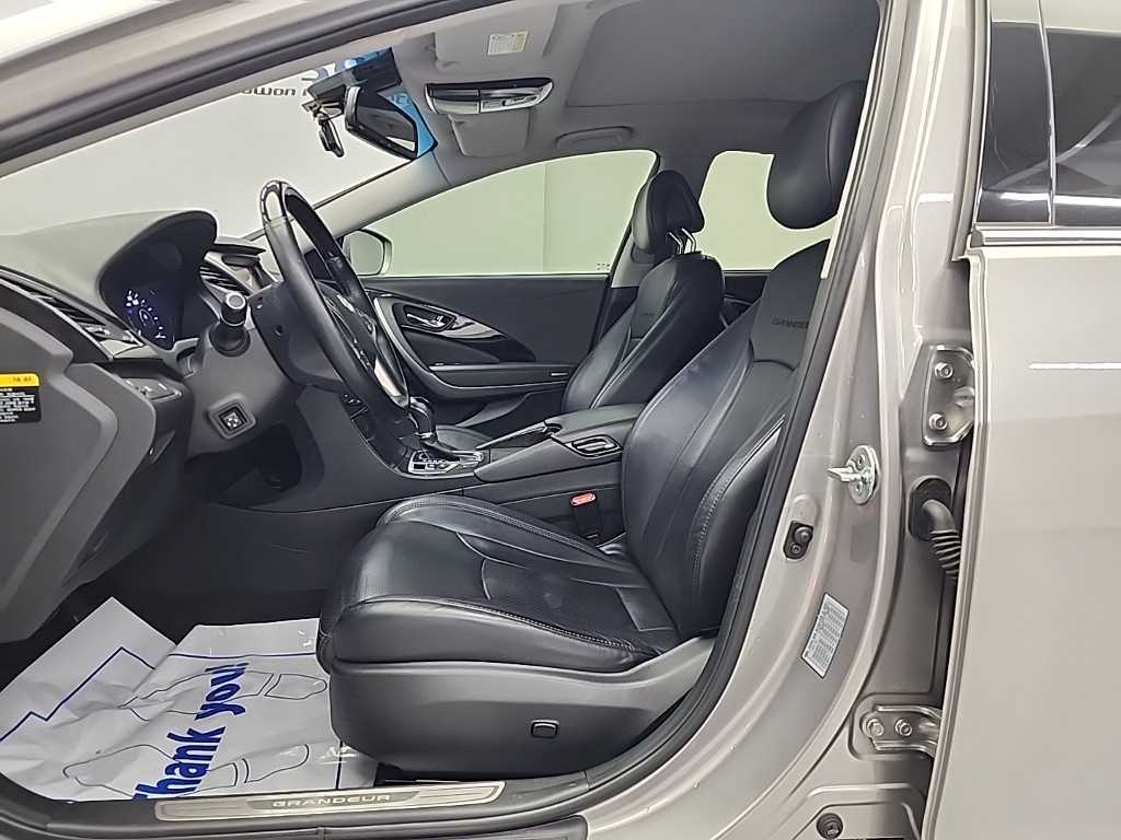 HYUNDAI Grandeur - Vista 11