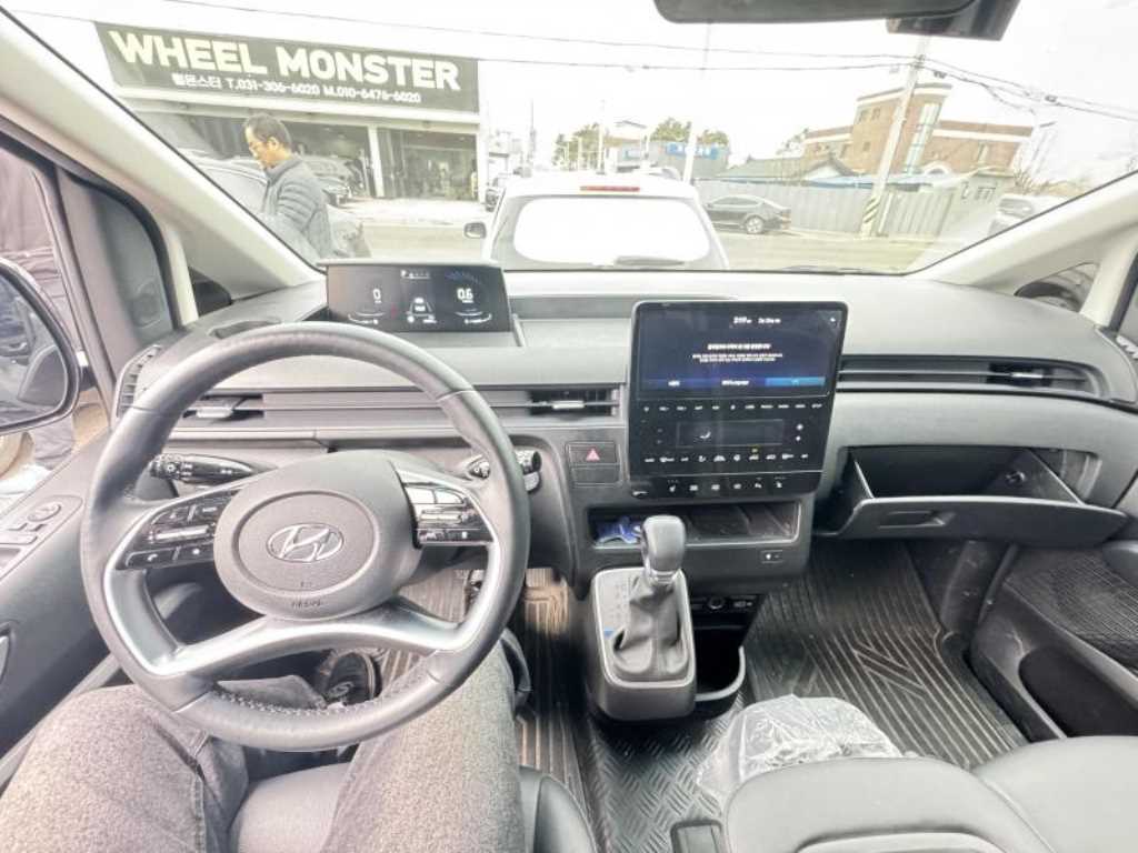 HYUNDAI Staria - Vista 9