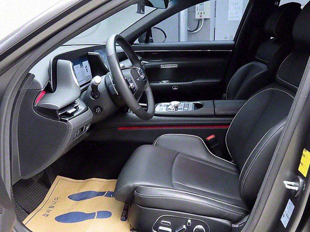 Genesis G90 - Vista 5