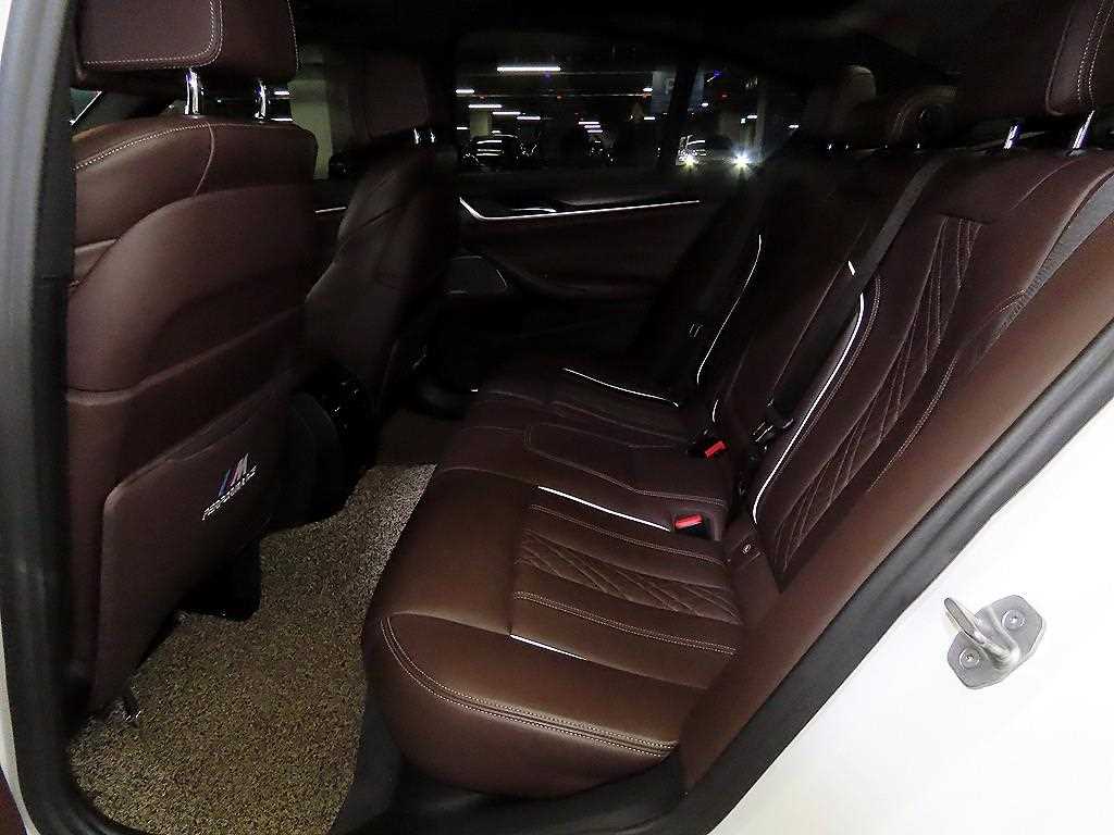 BMW 5 Series - Vista 7