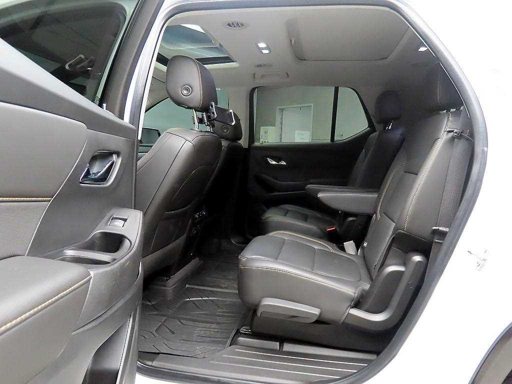 Chevrolet Travers - Vista 6