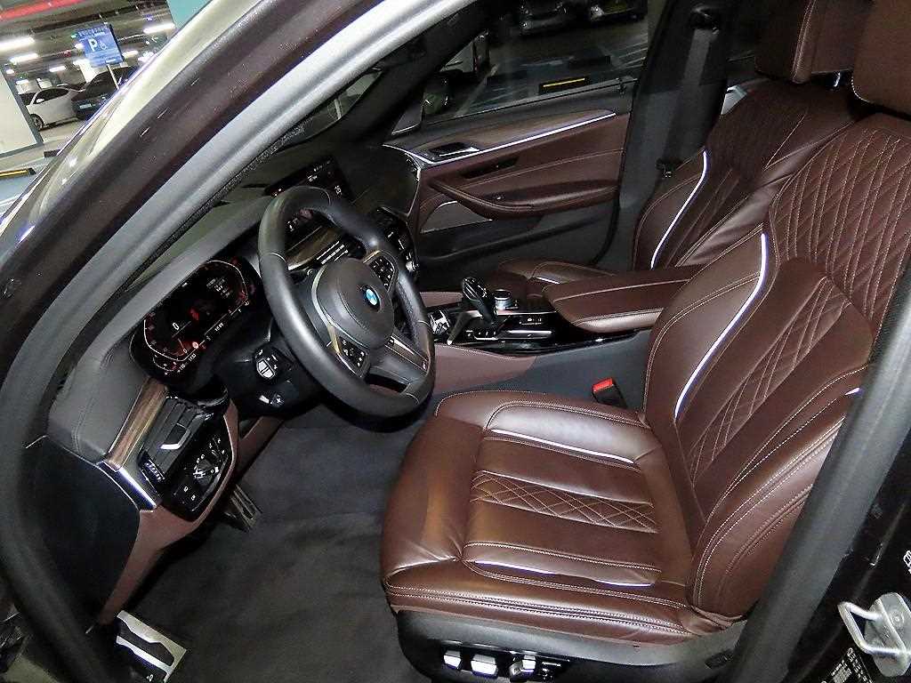 BMW 5 Series - Vista 5