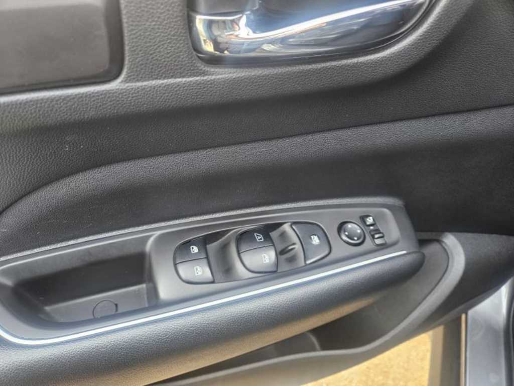 SAMSUNG QM6 - Vista 11