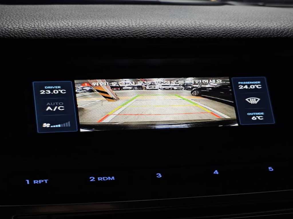 HYUNDAI Grandeur - Vista 12