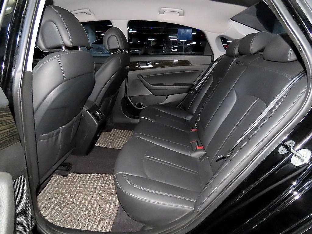 HYUNDAI Sonata - Vista 7