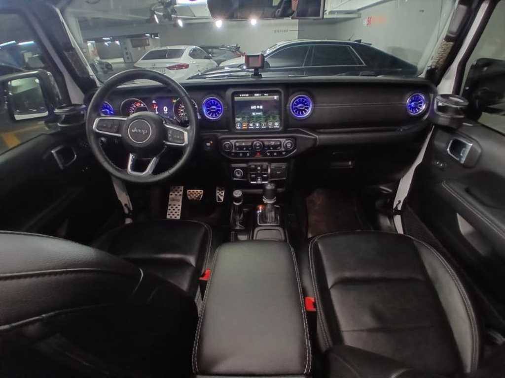 Jeep Wrangler - Vista 6