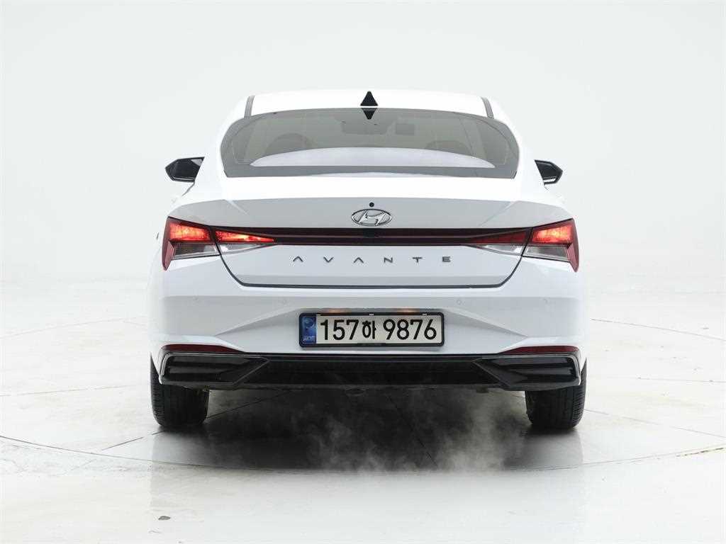 HYUNDAI Avante - Vista 5