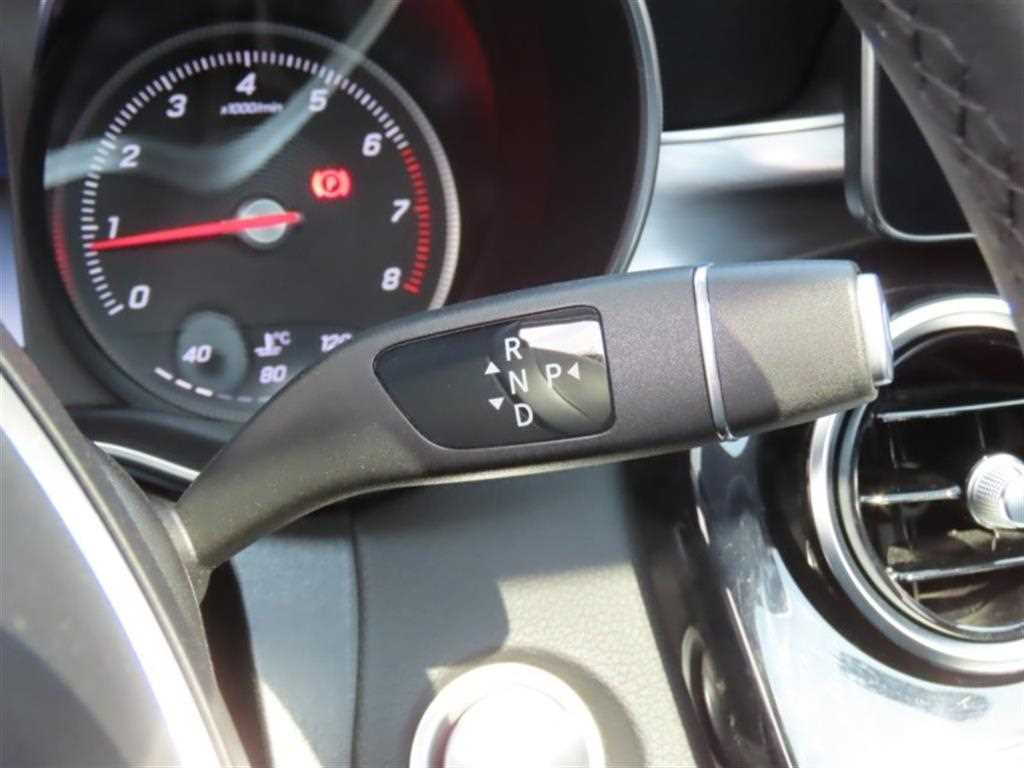 Mercedes Benz C Class - Vista 6