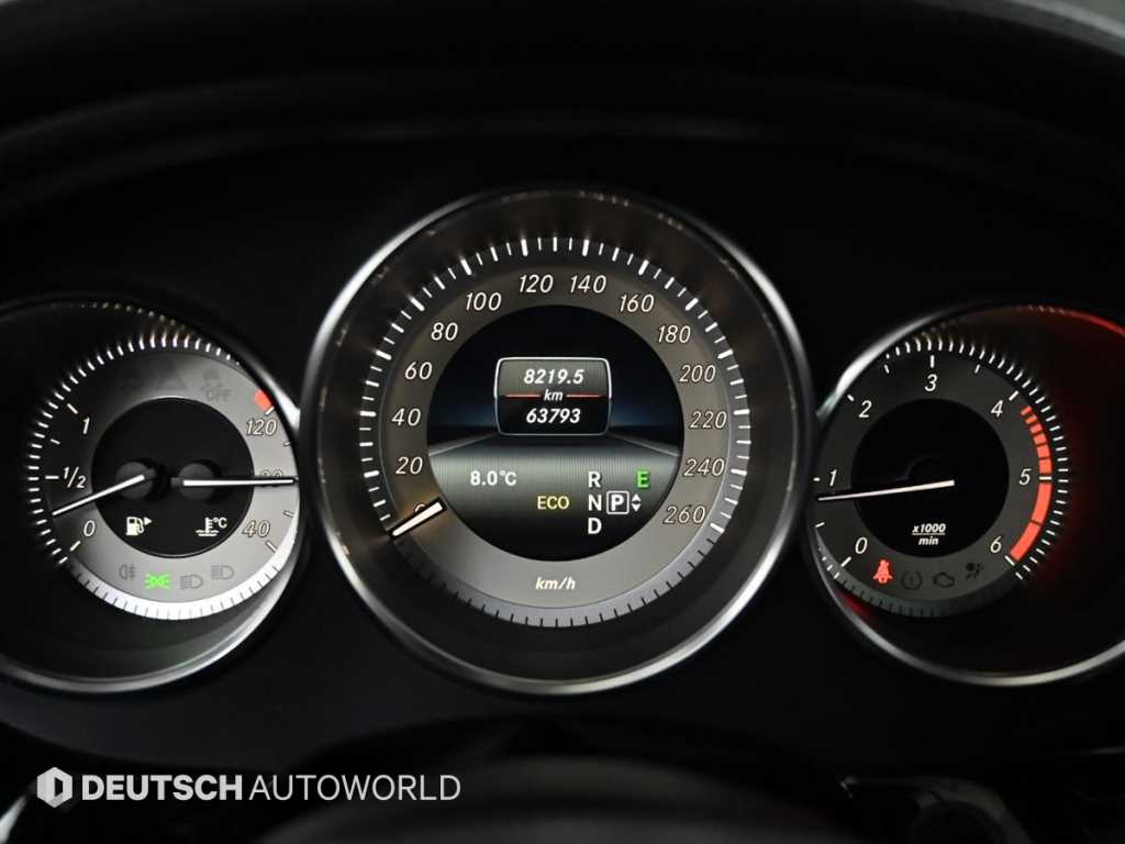 Mercedes Benz CLS Class - Vista 8