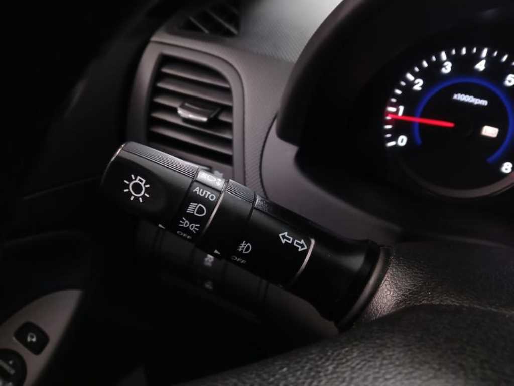 HYUNDAI Accent 2017 Blanco - Importación desde Corea - HF Imports Iquique - Foto 13