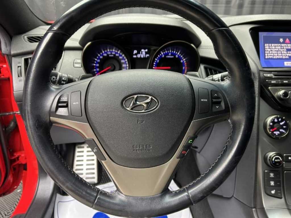 HYUNDAI Genesis - Vista 9