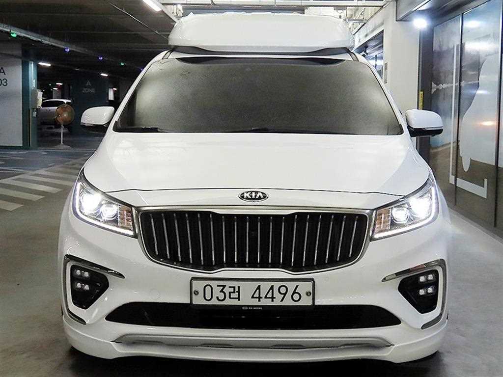 KIA Carnival - Vista 2