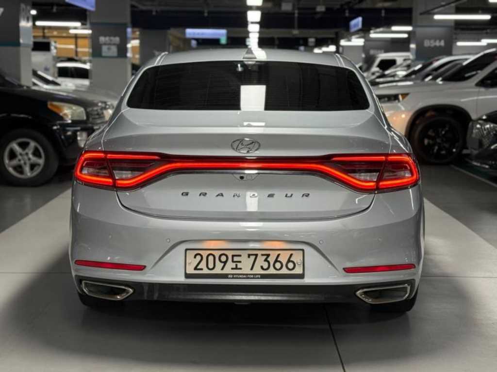 HYUNDAI Grandeur - Vista 4