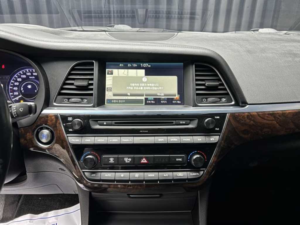 HYUNDAI Aslan - Vista 10