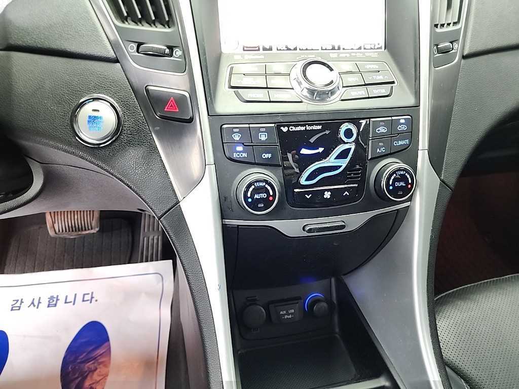 HYUNDAI Sonata - Vista 10