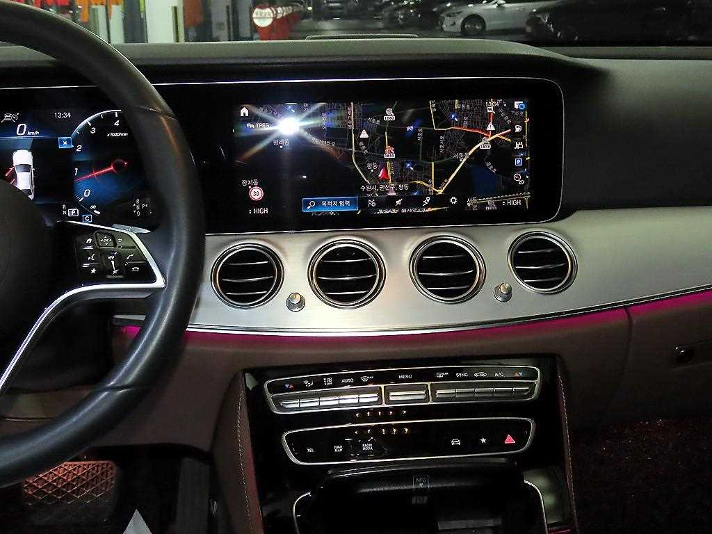 Mercedes Benz E class - Vista 11