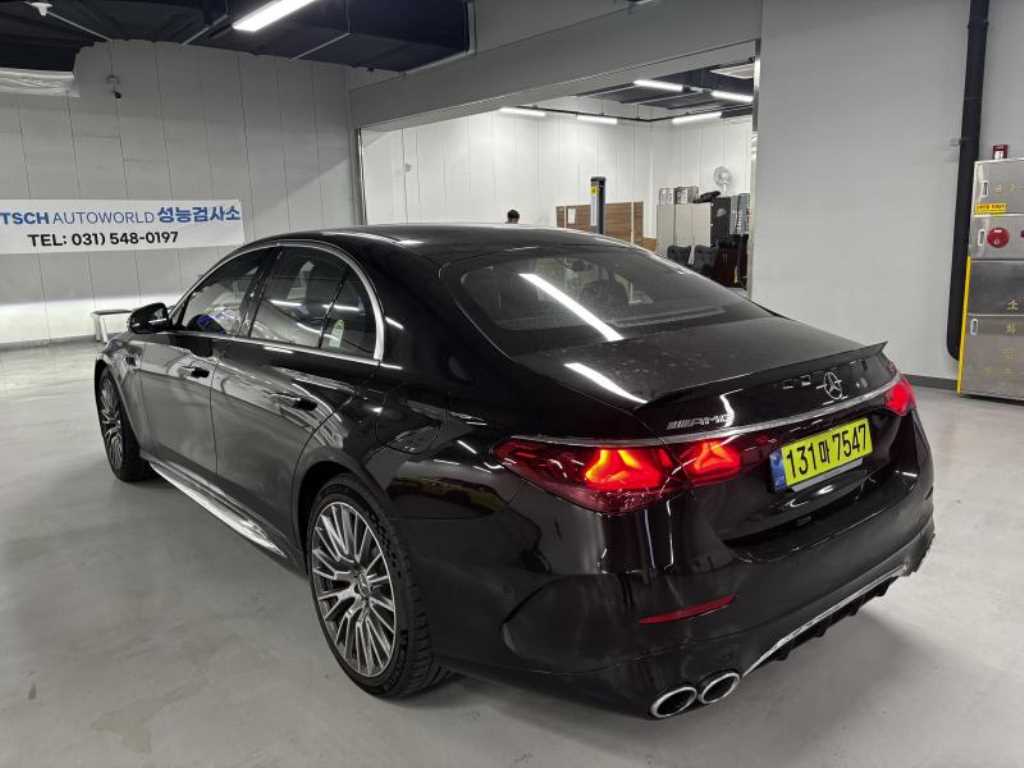 Mercedes Benz E class - Vista 4