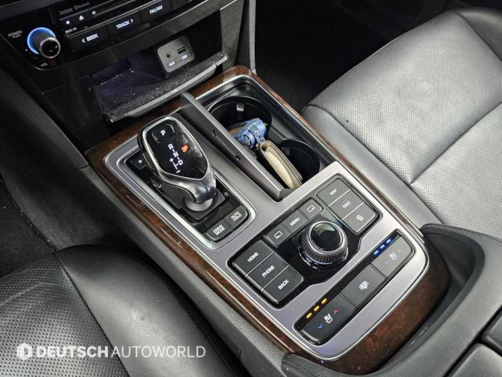 HYUNDAI Equus - Vista 9