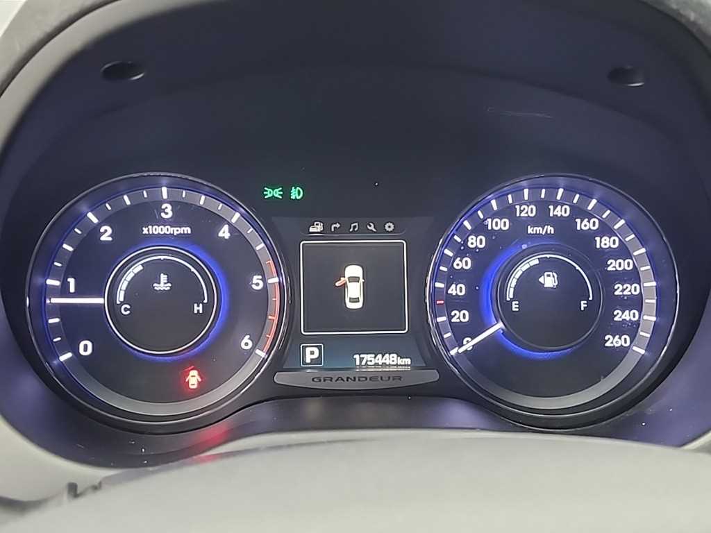 HYUNDAI Grandeur - Vista 6