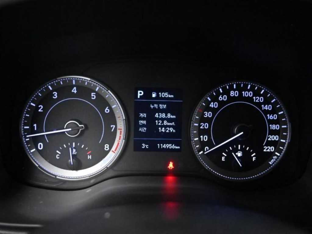 HYUNDAI Venue - Vista 8