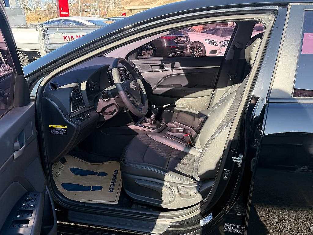 HYUNDAI Avante - Vista 6